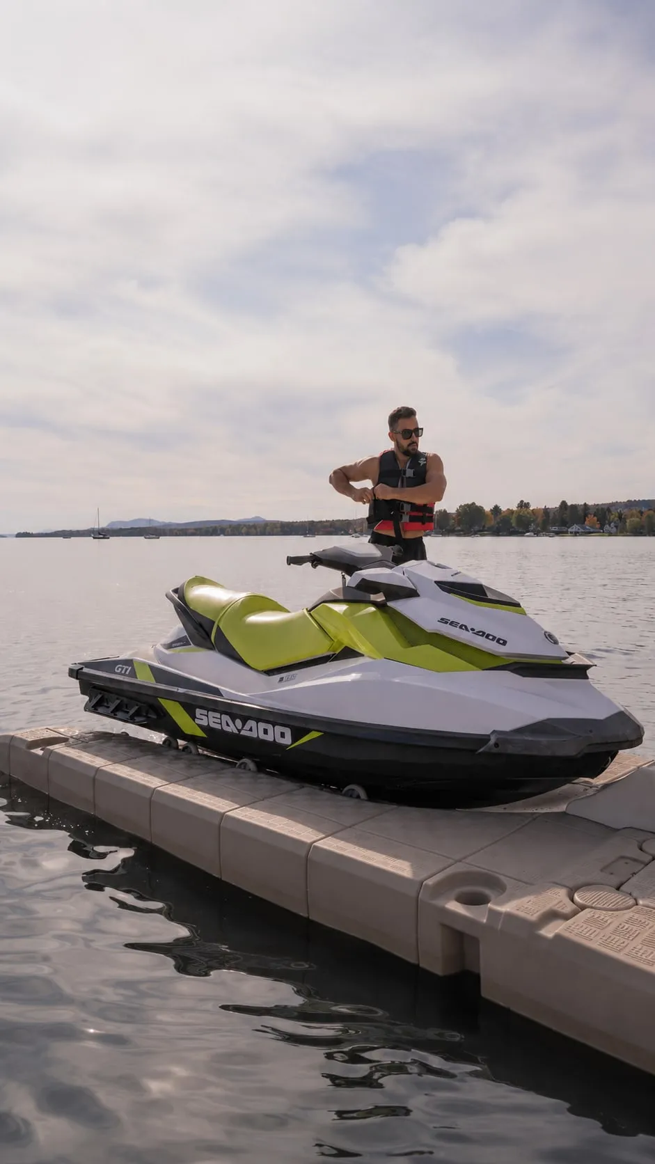 Moto de agua subiendo al JetRoll